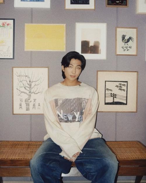 ﻿RM, лидер группы BTS, был удостоен трех наград на церемонии вручения премии Shark Music Video Awards за заглавную композицию своего второго сольного альбома «LOST!». / Фото: Instagram RM