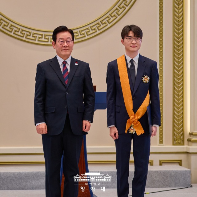 Gaming icon earns top sports honor🏅🎮