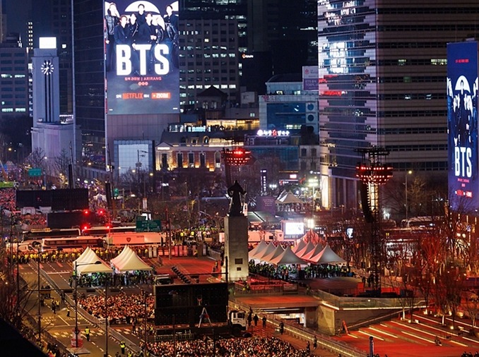Концерт BTS на Netflix посмотрели более 18,4 млн человек